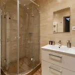 Spacious 1-bedroom Apartment *