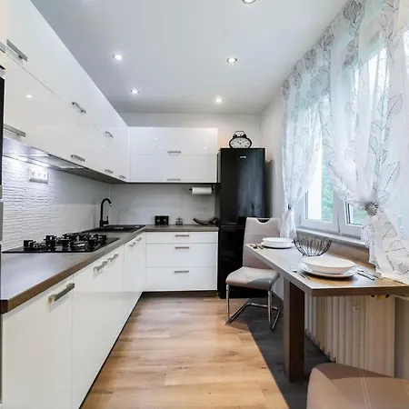 Spacious 1-bedroom *