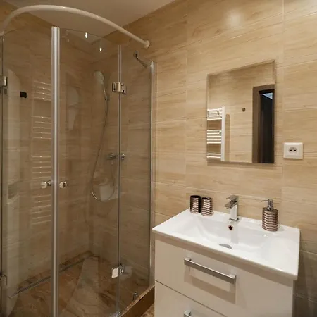 Spacious 1-bedroom *