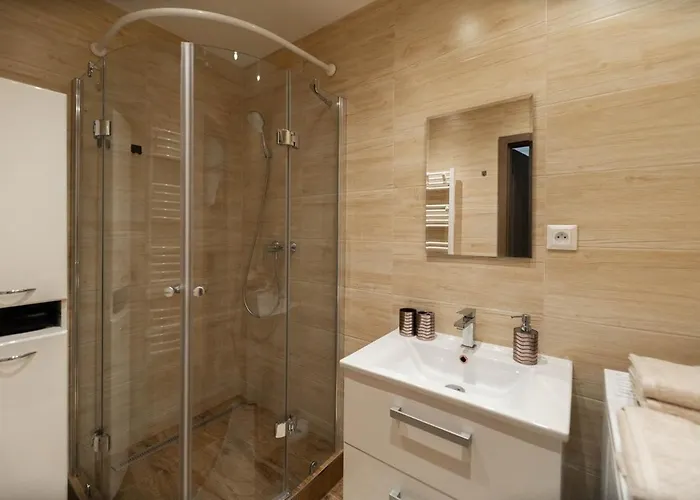 Spacious 1-bedroom *